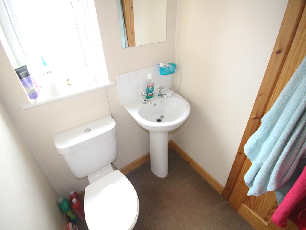 4 bedroom semi-detached house To Let in Earby - IMG_3167.JPG